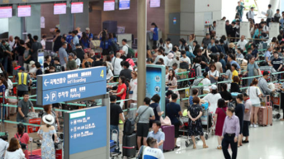 올여름 휴가철 인천공항 이용객 역대 최다…하루평균 19만7000여명