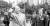전두환 대통령이 1987년 7월 10일 민정당 중앙정치연수원을 떠나며 당원들의 환호에 답례하고 있다. 오른쪽은 노태우 당시 민정당 총재. [중앙포토]