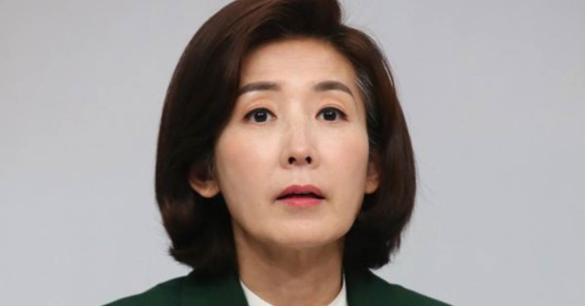 통합당 의원들, '1박2일 관광·골프' 논란에…