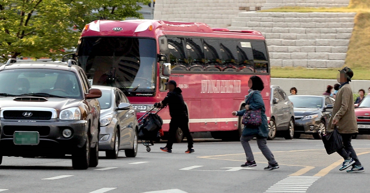 Re: [問卦] 日本作家: 來台灣玩 我一定告誡要小心車