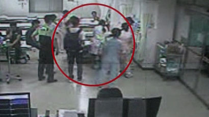 응급실 실려온 만취학생, 여의사 폭행…CCTV 영상보니