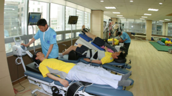 한류 붐 이끄는 아이돌 척추치료 증가! 강남초이스병원