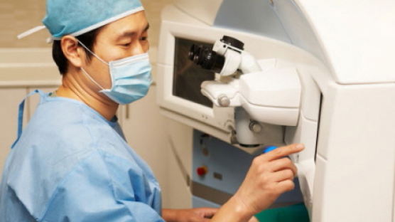 초고도근시 환자도 렌즈삽입술 대신 레이저로 시력개선 가능