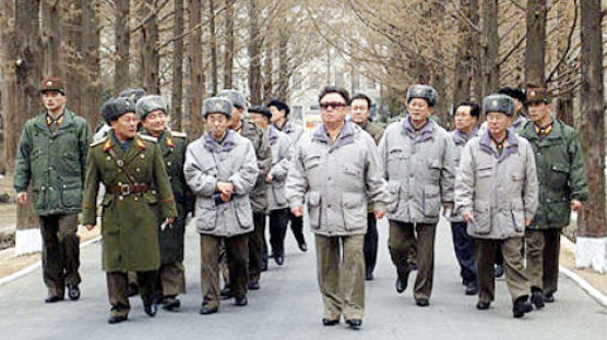 [사진] 김정일 군관학교 시찰