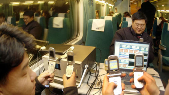 [사진으로 보는 세상] 고속철도서도 휴대전화 터질까