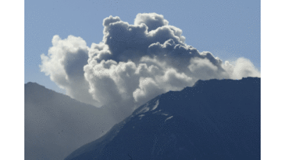 [사진] 수증기를 내뿜는 마운트 세인트 헬렌스 화산