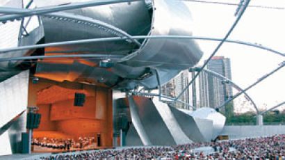 시카고 새 명물 '밀레니엄 파크' 야외음악당