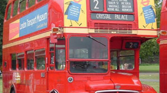 런던 빨간색 2층버스 사라진다