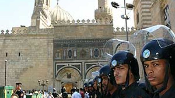 이슬람 최대축제 라마단, 테러·경기침체로 '썰렁'