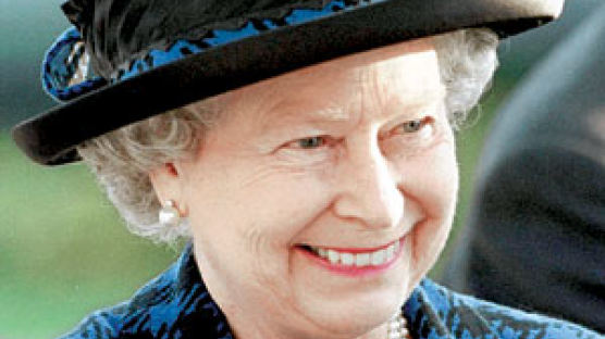 영국 여왕 독일 방문 앞두고 '과거사' 티격태격