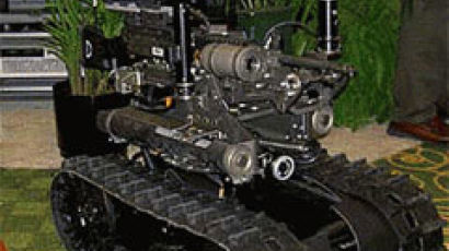 자동소총 장착 미군 전투로봇 2005년 실전 배치
