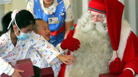 [사진] 산타할아버지 "진짜 수염인가요?"