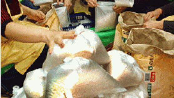푸드마켓에 매달 쌀 1t씩 전달…얼굴없는 '15일 천사'