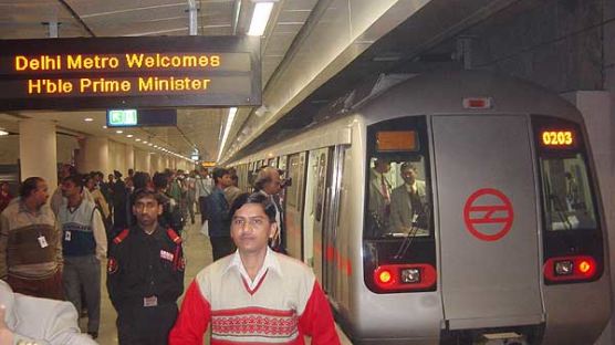 [사진] 로템 전동차, 印델리 지하철 2호선 운행