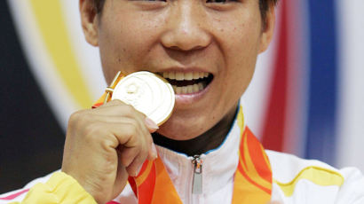 [사진] 동아시아 경기대회 첫 금메달 이승균