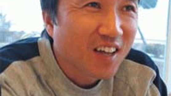 일본 프로축구 첫 한국인 감독 황보관
