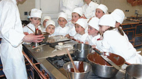 [세계는 지금] 프랑스 어린이 요리학교 인기