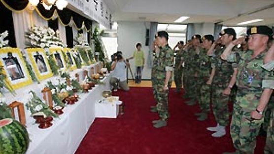 육군 '총기참극' 수사 확대… 진상규명 잰걸음