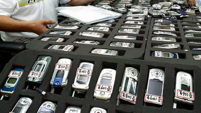[사진] 분실 휴대전화 전문 수거업자에 압수한 휴대전화