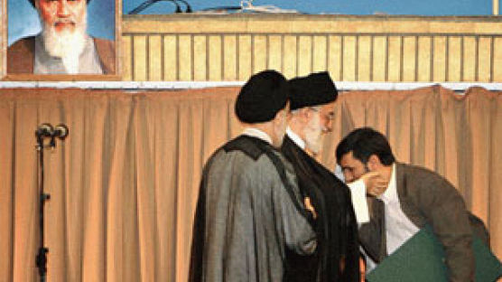 아마디네자드 이란 대통령 체제 출범