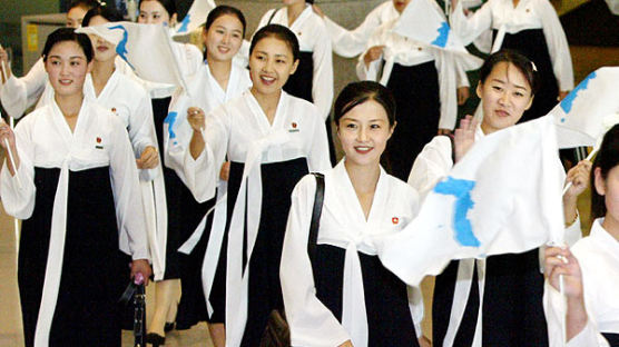 [사진] 아시아육상대회 북한 응원단 도착