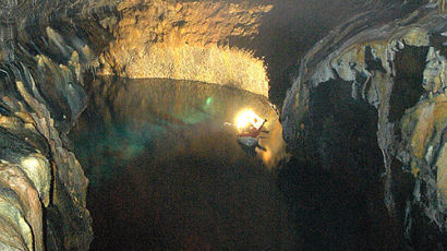 [사진] 국내 최대 동굴호수, 제주 용천동굴서 발견
