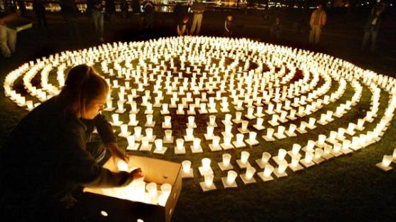 [사진] 이라크戰 미군 사망자를 위한 촛불