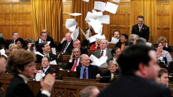 [사진] 캐나다 정부 불신임안 통과