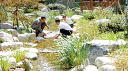 [환경경영아이디어들] 자연과 어우러진 첨단 기술 친환경 주택 건설 선두주자