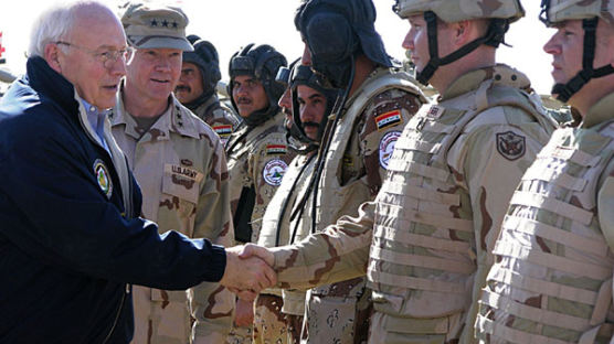 [사진] 이라크 방문한 체니