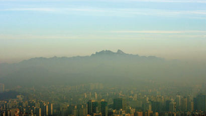 [사진] 서울 하늘 오염띠