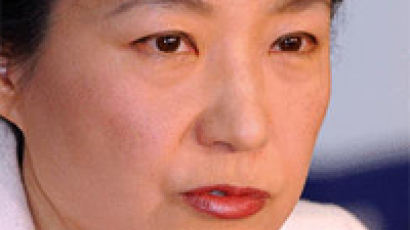 성난 박 대표 "구태 정치 말라"