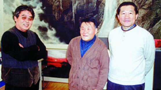 북한 화가들 베이징 국제미술제 휩쓸어
