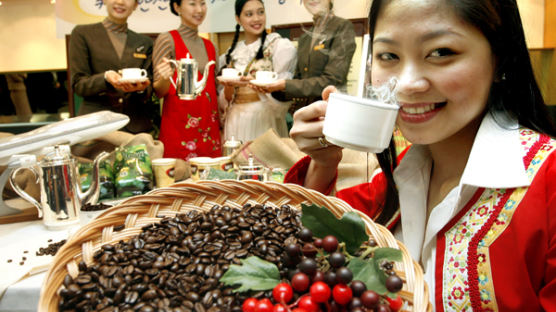 [사진] 아시아나, 친환경 커피 서비스