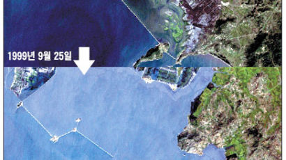 둑 무너져 다시 바다된 북한 신의주 갯벌 간척지