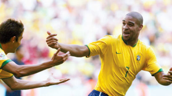 후반전 연속 골 … 브라질 16강 합류