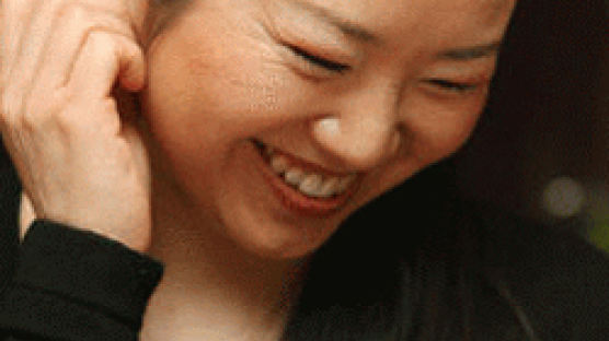 한국 찾은 '천안문의 여자' 작가 샨사