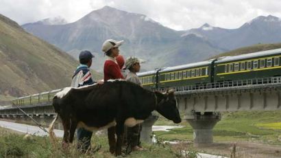 [사진] 티베트 '하늘기차' 개통