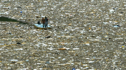 [사진]수해로 쓰레기 바다된 수도권 식수원