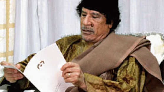 '은둔의 지도자' 카다피 만나보니