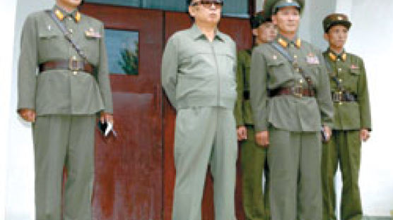 김정일, 핵실험 사흘전 군 지휘관 공개 격려