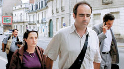 "서래마을 '냉동고 아기' 부모는 쿠르조 부부" 프랑스 검사서도 DNA 일치
