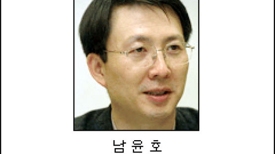 [노트북을열며] '포용'계속은 김정일 지지 선언