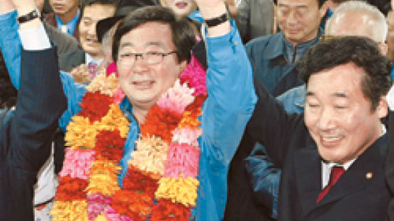 [4·25한나라참패] 김홍업 "이제 의원으로 봐 달라"