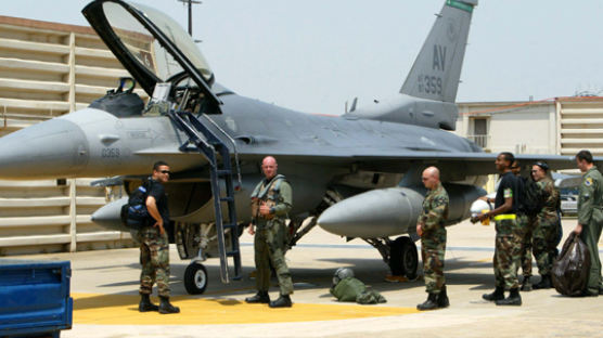 유럽 주둔 미 F - 16 18대 한국 첫 배치