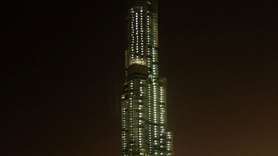 [사진] 512.1m 모습 드러내는 세계 최고 빌딩