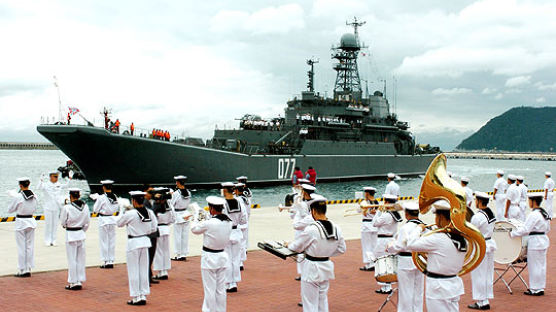 한·러 해군 3년 만에 합동 훈련 … 중국·일본 촉각