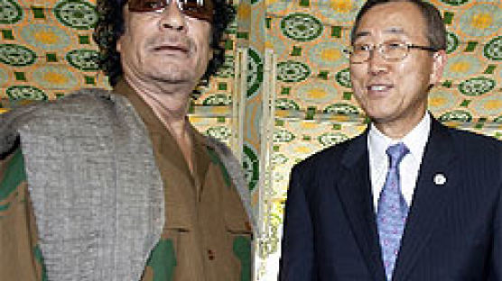 카다피 "동아건설 대수로 덕 봤죠"