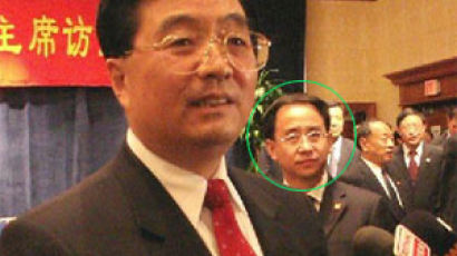 후진타오, 장쩌민 심복 경질하고 최측근 '비서실장'에 발탁
