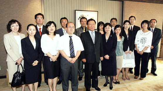 [사진] 일본 현(縣) 관계자들에 JMnet 매체 설명
